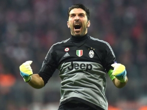 Juventus prodloužil smlouvu s brankářem Buffonem
