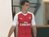 Xhaka je blízko přestupu do Arsenalu, už se fotil v dresu