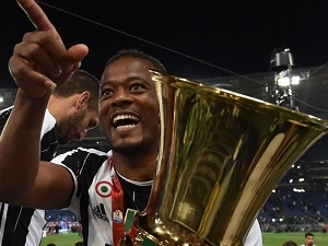 Patrice Evra prodloužil v Juventusu Turín smlouvu o další dva roky