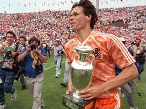 Historie EURA – 1988: První zlato pro Oranjes vystřílel Van Basten, naší pohromou v kvalifikaci bylo Finsko