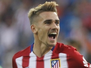 V Premier League smutní: Griezmann podepsal s Atléticem novou smlouvu