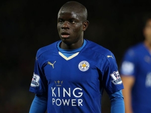 Kanté má blízko k Realu, o záložníka Leicesteru se ale pokusí i Stará dáma