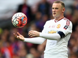 Mourinho proti všem: Rooney nebude hrát v záloze. Nikdy nebude 50 metrů od branky