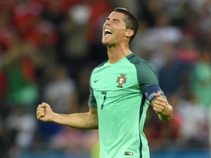EURO 2016: Portugalci poprvé na turnaji vyhráli v řádné hrací době a přešli přes Wales po 12 letech do finále