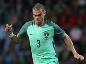 EURO 2016: Pepe se přiblížil startu ve finále s Francií, už trénoval s týmem