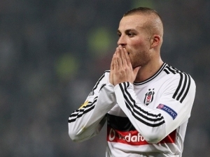 Turecký fotbalista Töre odešel do West Hamu za Biličem