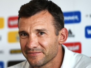 Hvězdný fotbalista Ševčenko byl jmenován trenérem Ukrajiny