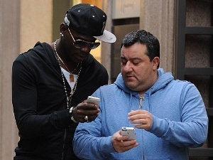 Za svoji kariéru vydělal víc než Messi. Kdo? Agent Mino Raiola