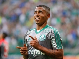 Real Madrid, Barcelona i Manchester United mají smůlu. Brazilský zázrak Gabriel Jesus má namířeno k Citizens