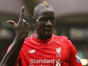 Liverpool kvůli porušení pravidel poslal Sakha z USA do Anglie