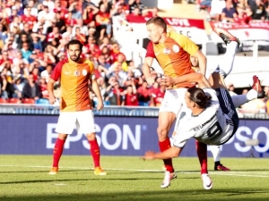 Ibrahimovic se v Manchesteru uvedl jak jinak než parádními nůžkami