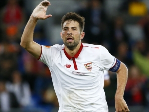 Kapitán Sevilly Coke přestoupil do Schalke