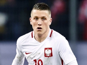 Neapol získala polského záložníka Zieliňského