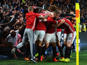 Manchester United zachránil v nastavení Marcus Rashford, Tottenham remizoval s Liverpoolem 1:1