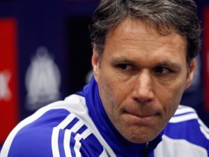 U nizozemské reprezentace skončí i asistent Van Basten