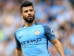 Agüero si městské derby s United nezahraje, za ránu loktem dostal stop na tři zápasy
