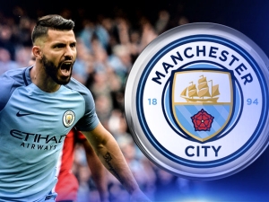 Jak se Pep Guardiola vyrovná v derby s absencí Agüera?