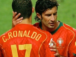 Figo si myslí, že by Ronaldo mohl jednou přestoupit do Barçy. A projít si stejným peklem?