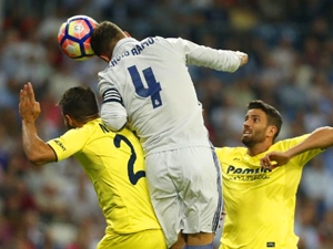 Real doma s Villarrealem jen remizoval a  rekord odolal, Barcelona jeho zaváhání ale nevyužila