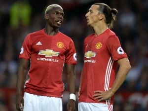 Rooneyho udržet, Ibrahimoviče nechat jít. Kdo má v Manchesteru United jakou budoucnost?
