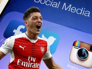 10 nejsledovanějších hráčů Premier League na sociálních médiích