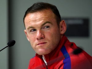 Wayne Rooney nechce končit v anglické reprezentaci a hodlá zabojovat o místo v základní sestavě