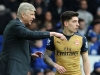 Wenger varuje Barcelonu ohledně zájmu o Bellerína