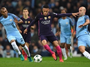 Guardiolovi vyšla pomsta za debakl na Camp Nou, City jasně přehráli Barcelonu, Arsenal otočil zápas s Ludogorcem