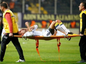Van Persie se bál o oko, ale brzy se vrátí na hřiště