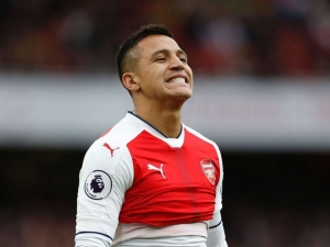 Arséne Wenger varuje Chile před sebevražedným rozhodnutím. Zraněného Alexise Sáncheze chtějí nechat hrát