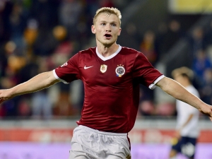 Zápas s Nory český tým bolel, stoper Brabec dostal úder do zubů