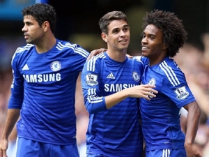 Přestupové spekulace: O hráče Chelsea je zájem v Itálii, talentovaného Portugalce nahání United s Realem, Barcelona má další jména do obrany