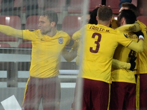 Parádní Dočkalův centr znamenal gól Costy, Sparta tak postupuje do jarní fáze Evropské ligy