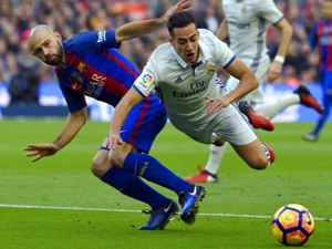 Neodpískané penalty a další polemiky El Clásica. Kdy se rozhodčí zmýlil a kdy rozhodl správně?