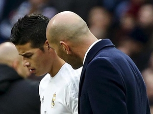 Zidane to přiznal, James je pro něj problém
