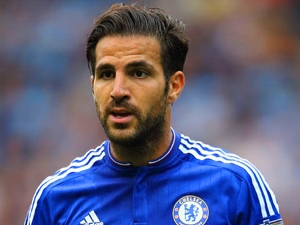 Přestupové spekulace: Fàbregas blízko přestupu, United pokukují po bekovi od konkurence