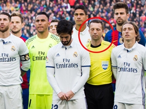 Dozvuky El Clásica: Sudího poslali do „chládku“ za to, že se moc dobře bavil s hráči Barcelony