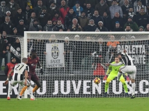 Higuaín sestřelil i Vlky, Rossoneri Atalantě gól nedali