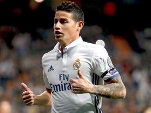 Jamesův otec tvrdí, že jeho syn zůstane v Realu, agent Mendes tak rezolutní není