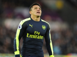 Alexis Sánchez znovu neunesl střídání. Co si o jeho reakci myslí Arséne Wenger?