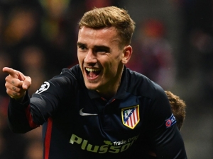 Přepíše Manchester United znovu přestupový rekord? Za Antoniea Griezmanna nabídne 100 milionů liber