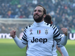 Juventus opět bezchybný, milánské celky si mění role