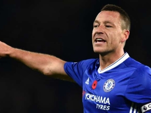 John Terry si užívá podpůrnou roli a má zvláštní přání: Doufám, že už v této sezóně nenastoupím, říká