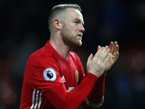Přestupové spekulace: Rooney se stane nejbohatším hráčem světa, Barcelona se opět snaží o bývalého hráče, City vedou boj o Isca