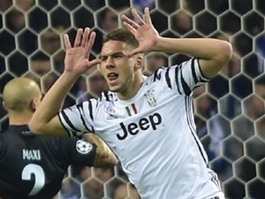 Gól Vardyho ponechal Leicesteru šanci, Juventus si vydláždil cestu do čtvrtfinále