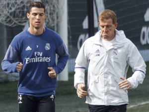 Nový lídr z Barcelony hostí svého posledního přemožitele, Real cestuje bez Ronalda na nejmenší ligový stadion ve Španělsku
