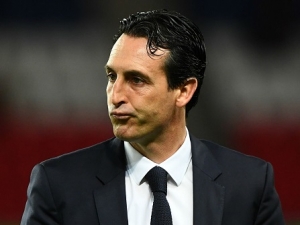 Každý hvizd rozhodčího byl proti nám, naříkal Emery
