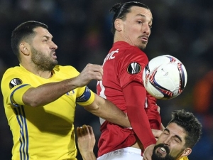 United uhráli v Rusku remízu, Lyon uspěl v přestřelce proti Vlkům