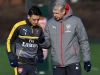 Otázka je znovu otevřena: Má budoucnost v Arsenalu nezávisí na Wengerovi, říká Özil