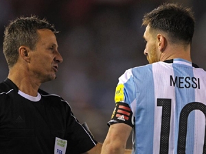 Nový šéf argentinského fotbalu chce mírnější trest pro Messiho